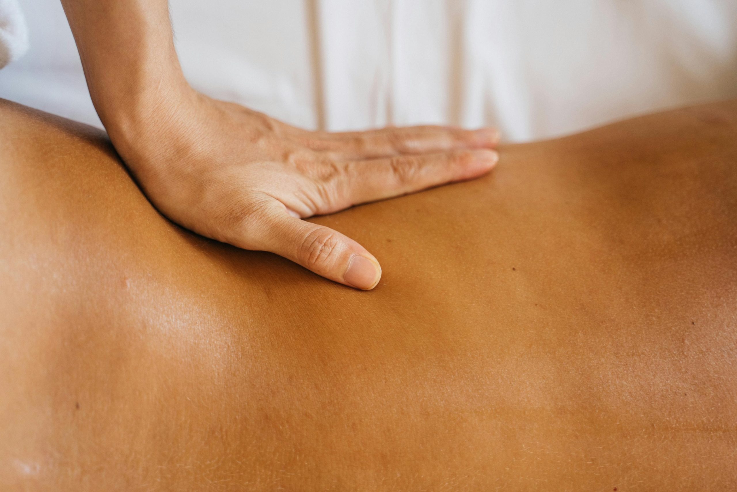 Naked Massage Etiquette: Dos and Don’ts for a Relaxing Experience